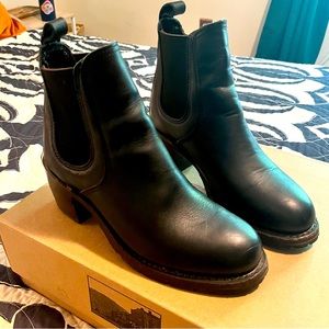 Red Wing Harriet boot size 8